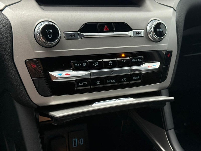 2023 Ford Explorer XLT 4WD
