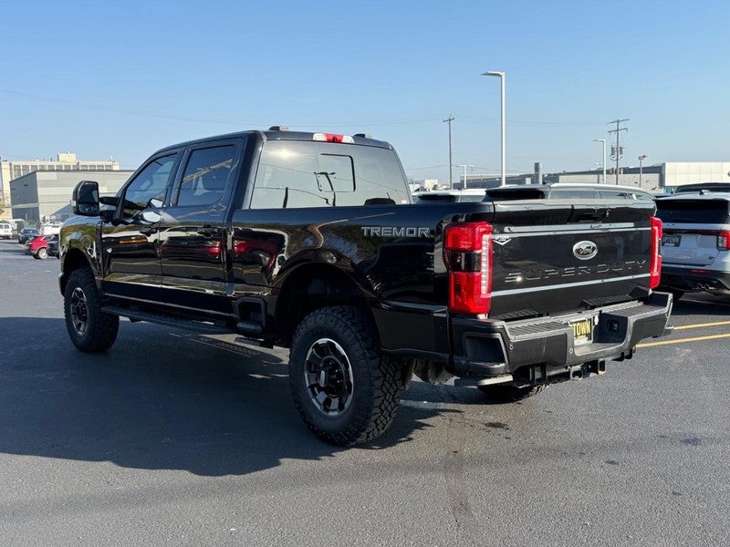 2024 Ford Super Duty F-250 SRW LARIAT 4WD Crew Cab 6.75' Box