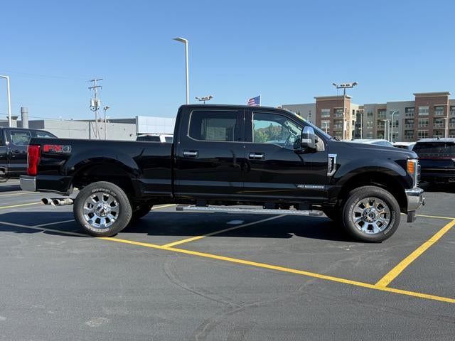 2018 Ford Super Duty F-350 SRW LARIAT 4WD Crew Cab 6.75' Box
