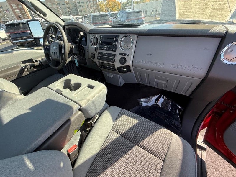 2015 Ford Super Duty F-350 SRW 4WD Reg Cab 137" XL