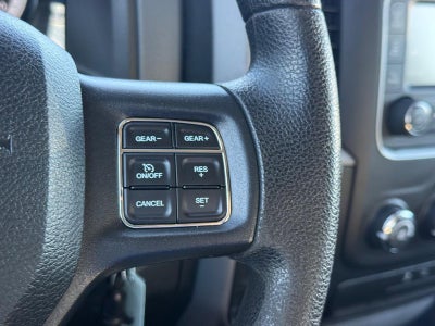 2017 RAM 1500 Express 4x4 Crew Cab 5'7" Box