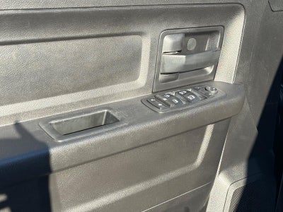 2017 RAM 1500 Express 4x4 Crew Cab 5'7" Box