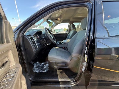 2017 RAM 1500 Express 4x4 Crew Cab 5'7" Box