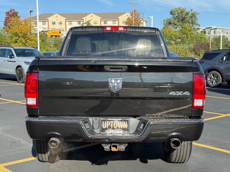 2017 RAM 1500 Express 4x4 Crew Cab 5'7" Box