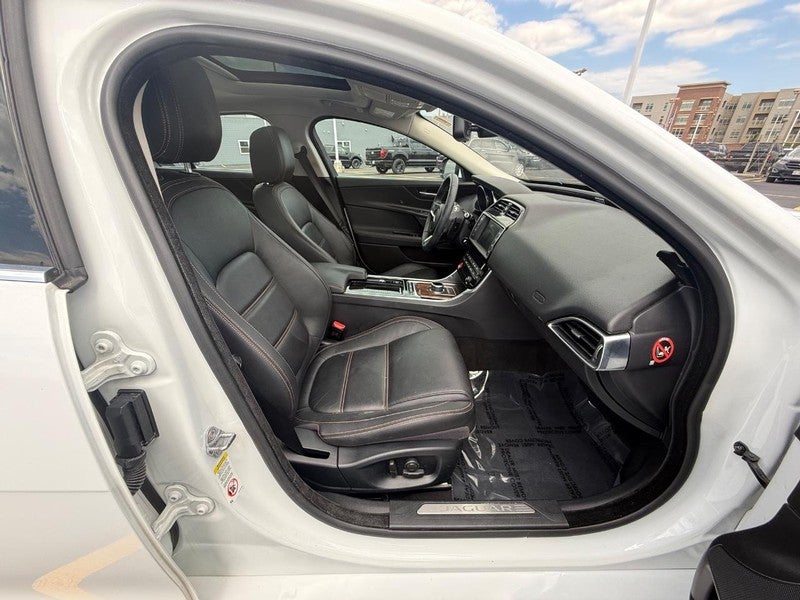 2018 Jaguar XE 30t Prestige AWD