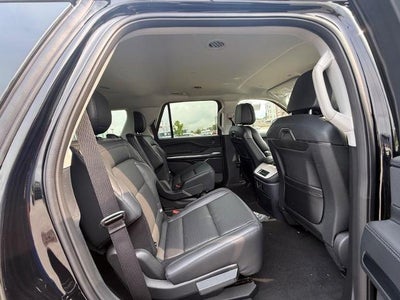 2027 Lincoln Navigator Premiere