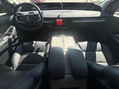 2027 Lincoln Navigator Premiere L