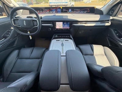 2027 Lincoln Navigator Premiere L