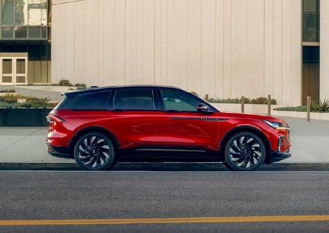 2025 Lincoln Nautilus® SUV with the available Jet Appearance Package and Hybrid transmission. | Uptown Lincoln in Wauwatosa WI