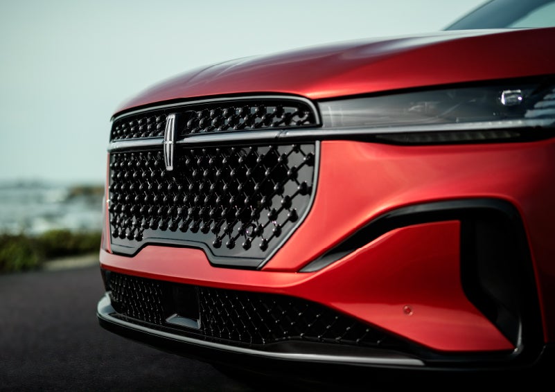 The sleek grille of a 2025 Lincoln Nautilus® SUV with the available Jet Appearance Package makes a bold statement. | Uptown Lincoln in Wauwatosa WI
