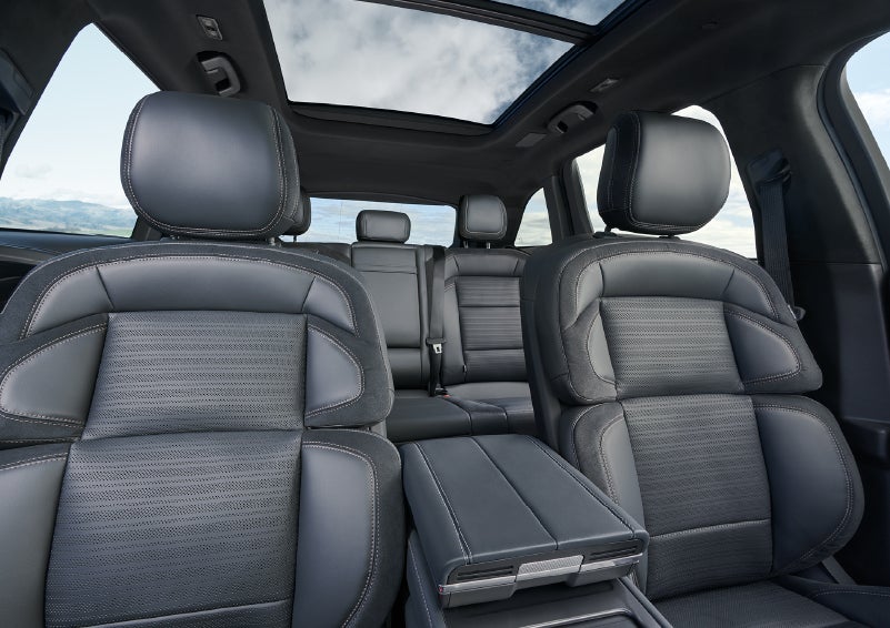 The spacious second row and available panoramic Vista Roof® is shown. | Uptown Lincoln in Wauwatosa WI