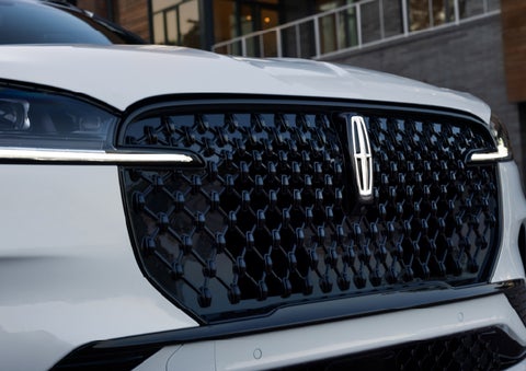 The front grille of a 2026 Lincoln Aviator® SUV is shown. | Uptown Lincoln in Wauwatosa WI