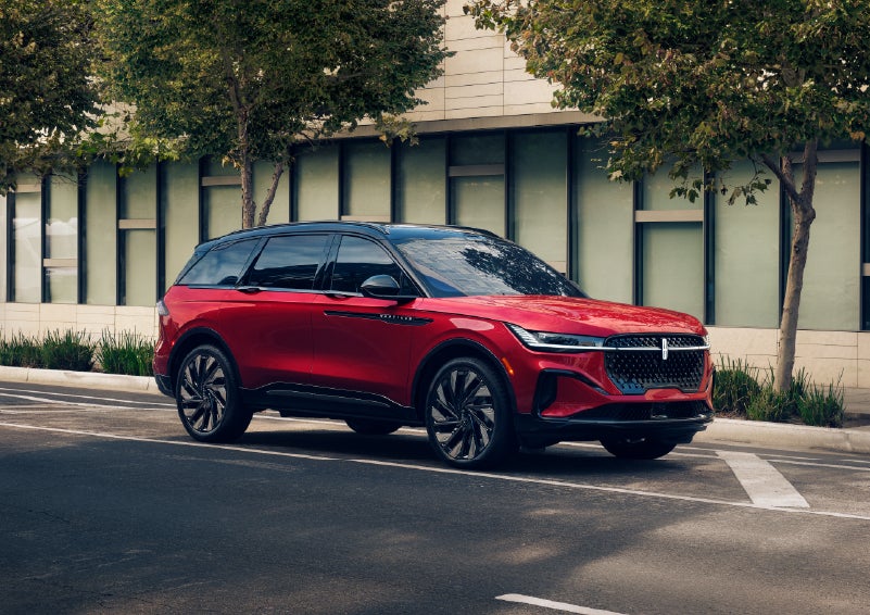 2026 Lincoln Nautilus® SUV with the available Jet Appearance Package and Hybrid transmission. | Uptown Lincoln in Wauwatosa WI