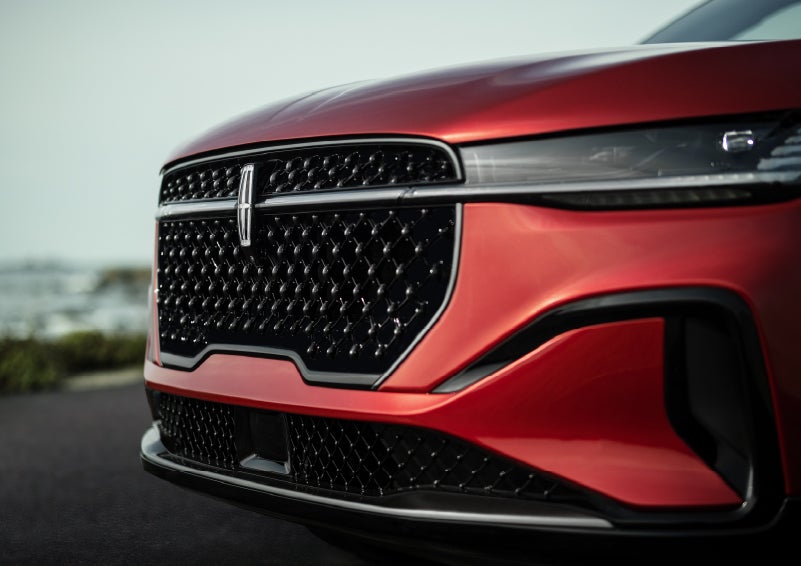 The sleek grille of a 2026 Lincoln Nautilus® SUV with the available Jet Appearance Package makes a bold statement. | Uptown Lincoln in Wauwatosa WI