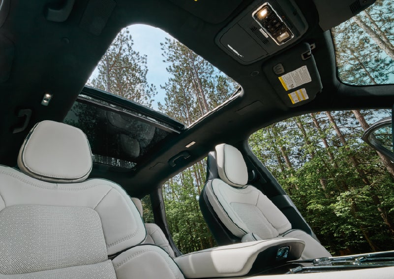 The front seats of a 2027 Lincoln Aviator® Black Label™ SUV | Uptown Lincoln in Wauwatosa WI