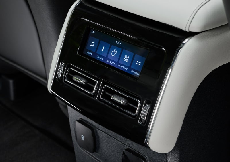 The second row touch screen displays audio and temperature control settings. | Uptown Lincoln in Wauwatosa WI